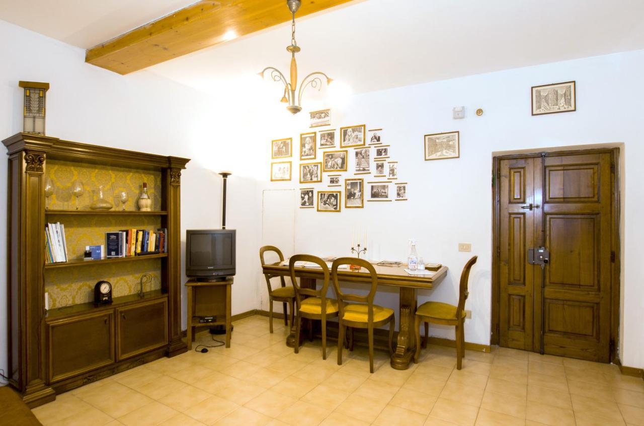 Cheap Apartment In The Old Village Colle Val D'Elsa Exterior foto