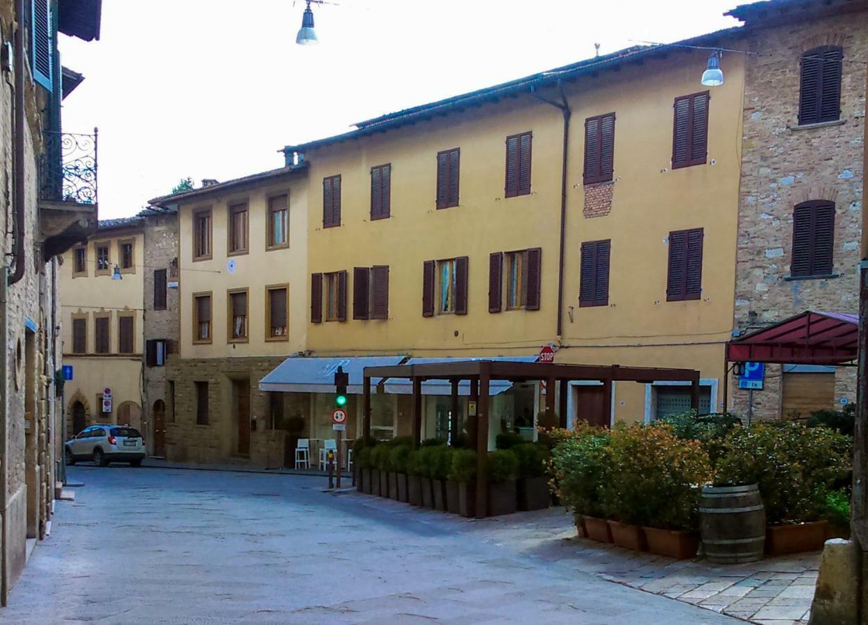 Cheap Apartment In The Old Village Colle Val D'Elsa Exterior foto
